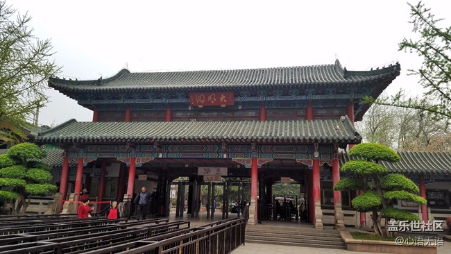 清明時(shí)節(jié)，去大明湖畔邂逅夏雨荷