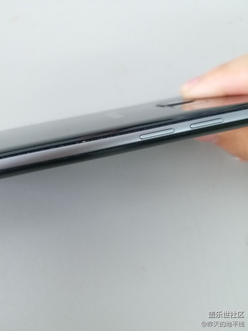 難道是電池要爆炸了，有沒(méi)有出現(xiàn)一樣狀況的