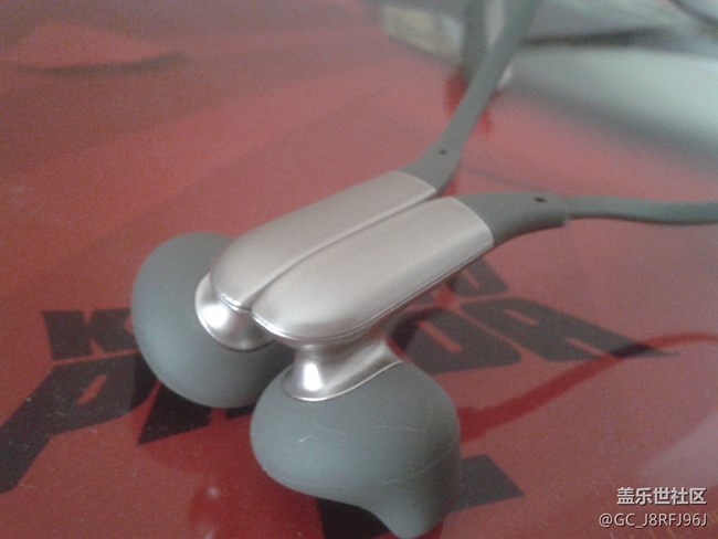 #我是極客#  三星Level   U藍(lán)牙耳機(jī)