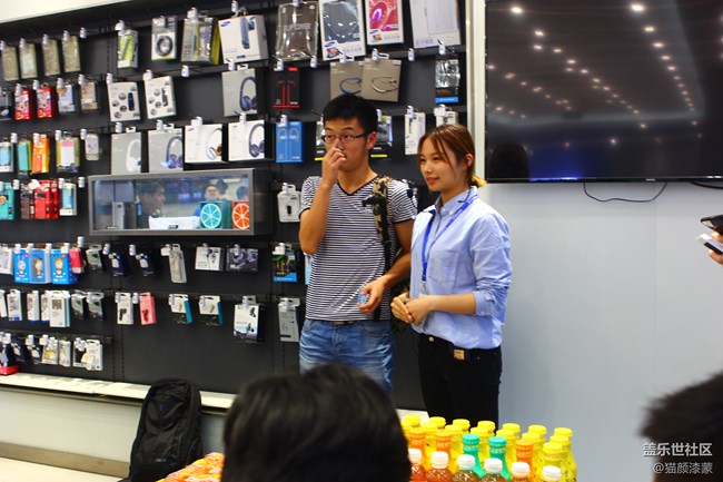 三星s8武漢站——達康書記，我實名舉報有人使用S8物理*！