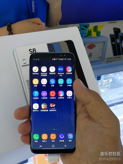 已實(shí)體店交定金，你們是買(mǎi)S8還是S8+？