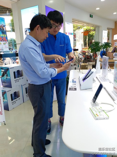 上海辦【疾風隊】王強強 “星” 為顧客