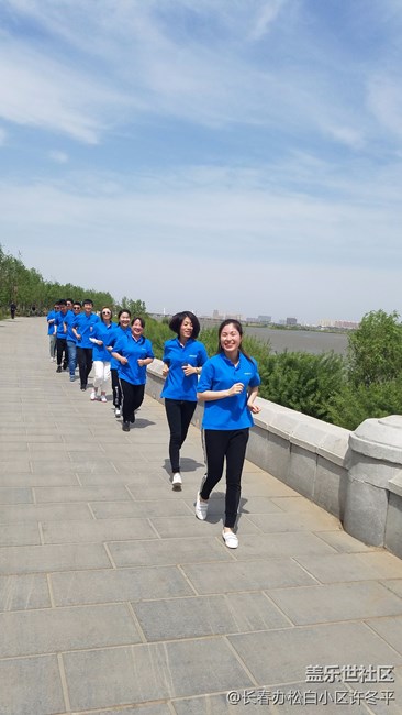 微笑在臉 服務(wù)在心 微笑在臉 服務(wù)在心