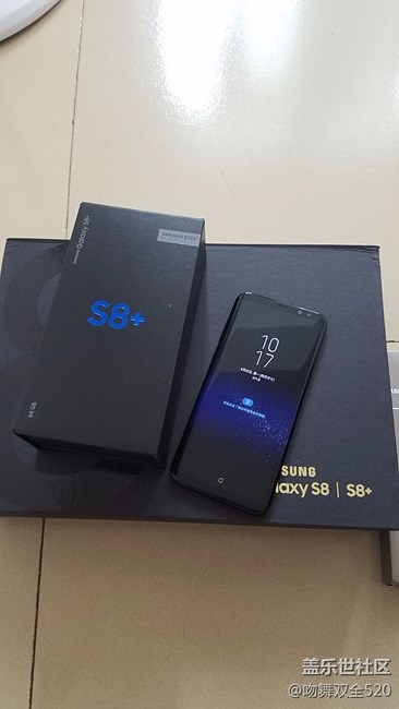 拿到手機(jī)咯。。。。