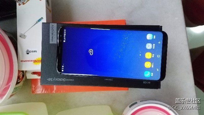 今天蘇寧去買8＋黑色，送的超多哈哈