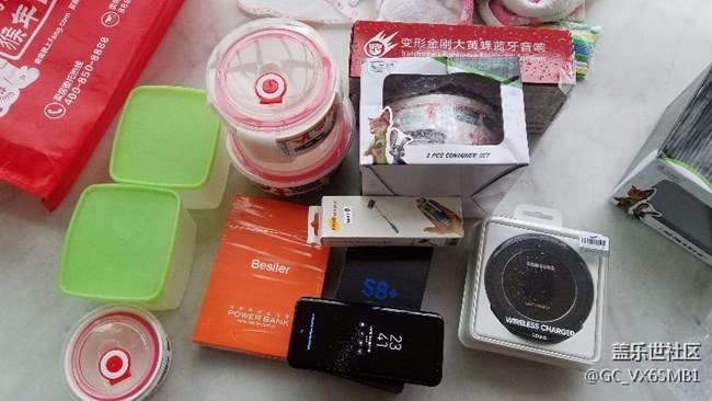 今天蘇寧去買8＋黑色，送的超多哈哈