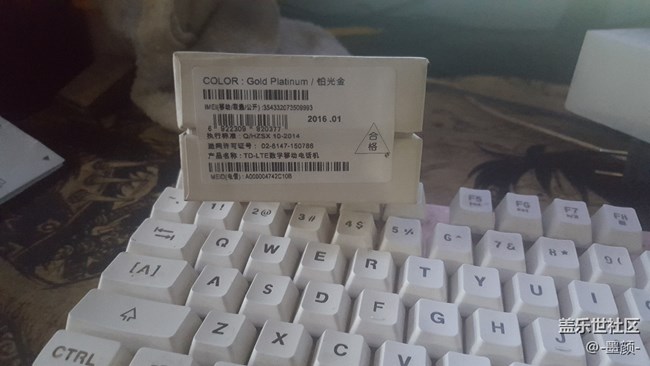 國行三星s6edge屏幕有紅線按前置攝像頭就沒有了剛過保一個月