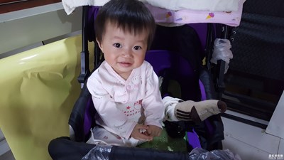 《兒童節(jié)快樂》寶寶笑得好開心