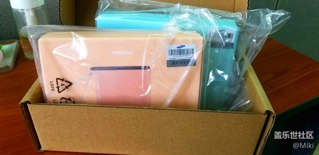 【開(kāi)箱】三星水壺移動(dòng)電源情侶套裝