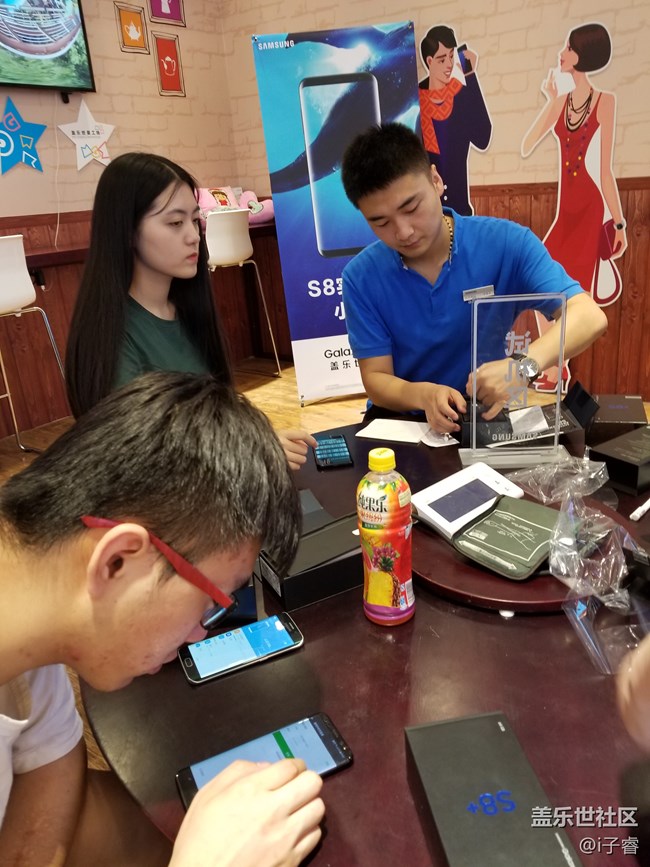 22號(hào)買S8+店里隨拍取機(jī)客戶