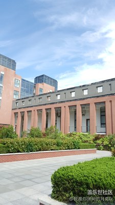 莫名覺得天很藍(lán)，很好看～