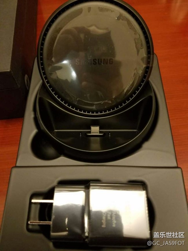 今天散步，不小心把皇帝版和擴(kuò)展塢給買回來了。