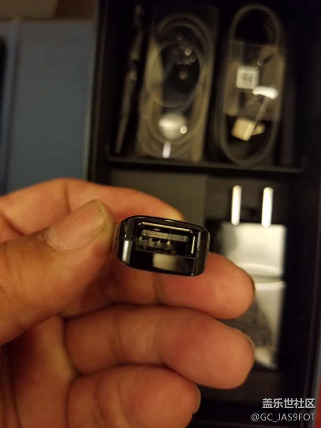 今天散步，不小心把皇帝版和擴(kuò)展塢給買回來了。