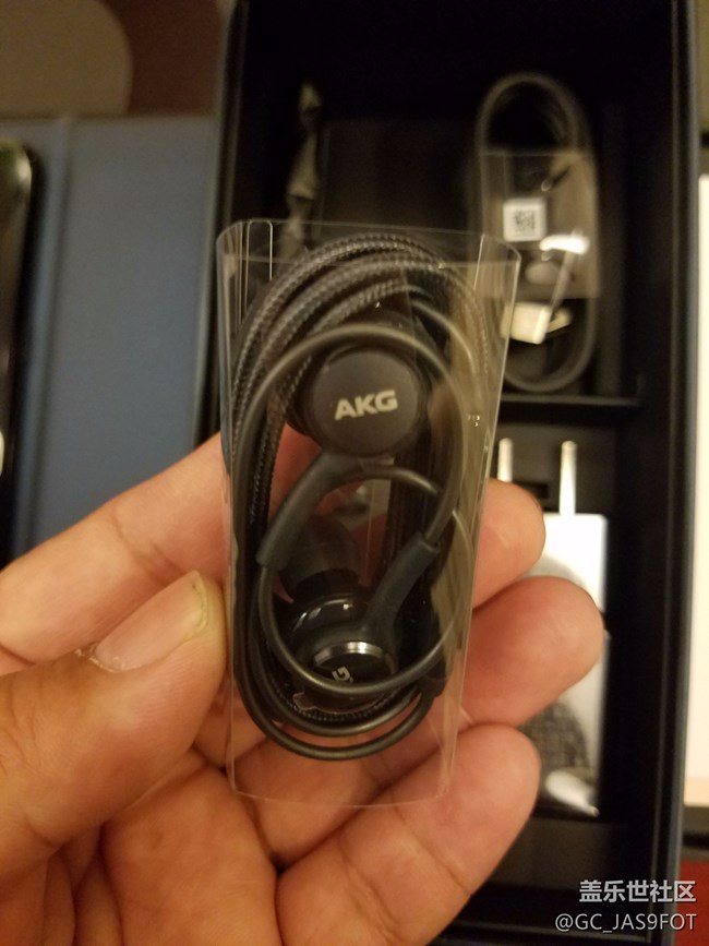 今天散步，不小心把皇帝版和擴(kuò)展塢給買回來了。