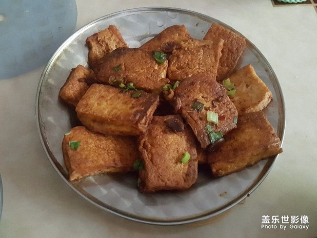 我和家人一起做飯