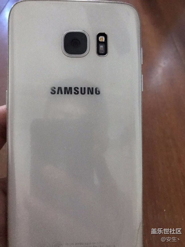 三星?。∧愕碾姵赜止牧?！