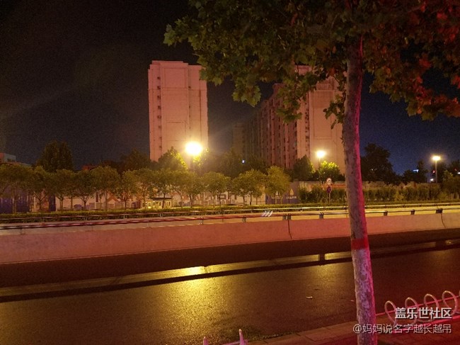 發(fā)送照片祝社區(qū)生日快樂(lè)