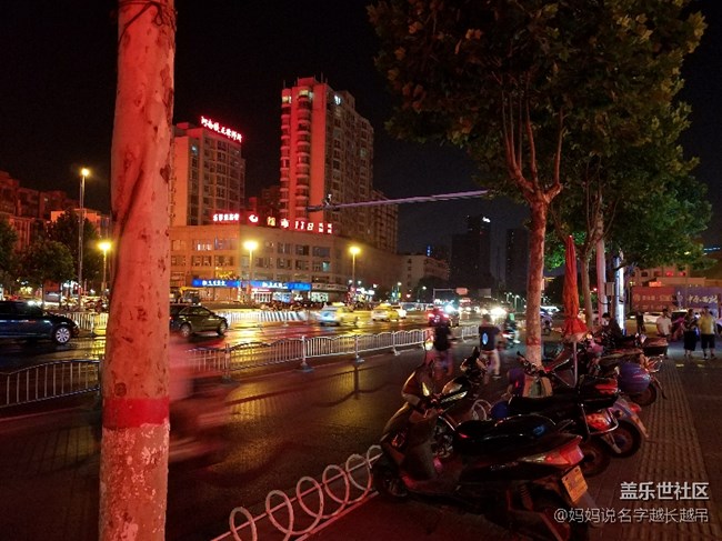 發(fā)送照片祝社區(qū)生日快樂(lè)