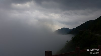 蓋樂世社區(qū)2周年-靜 +云在腰端