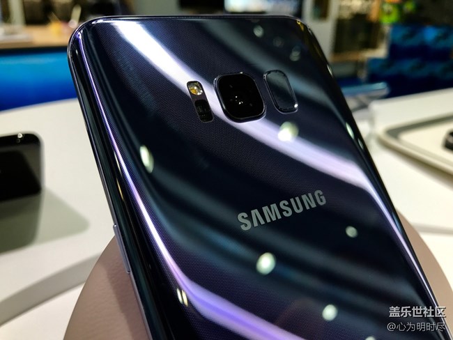 世界上美的事物很多，但我喜歡的只有你一個！