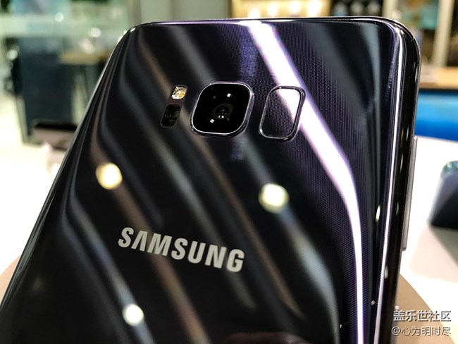 世界上美的事物很多，但我喜歡的只有你一個！