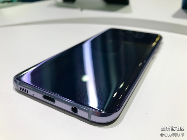 世界上美的事物很多，但我喜歡的只有你一個！