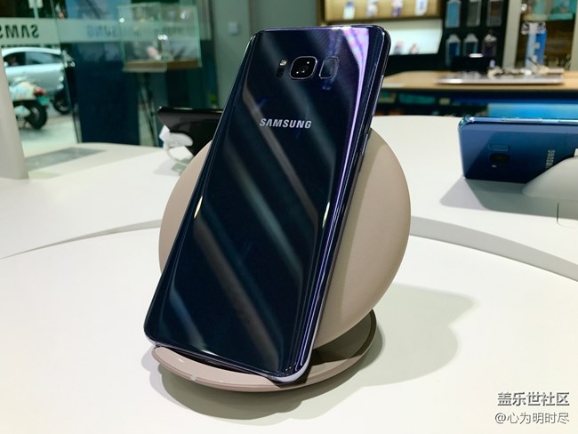 世界上美的事物很多，但我喜歡的只有你一個！