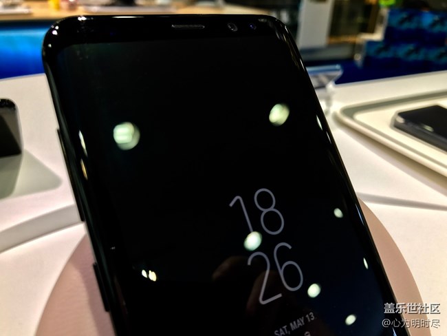 世界上美的事物很多，但我喜歡的只有你一個！