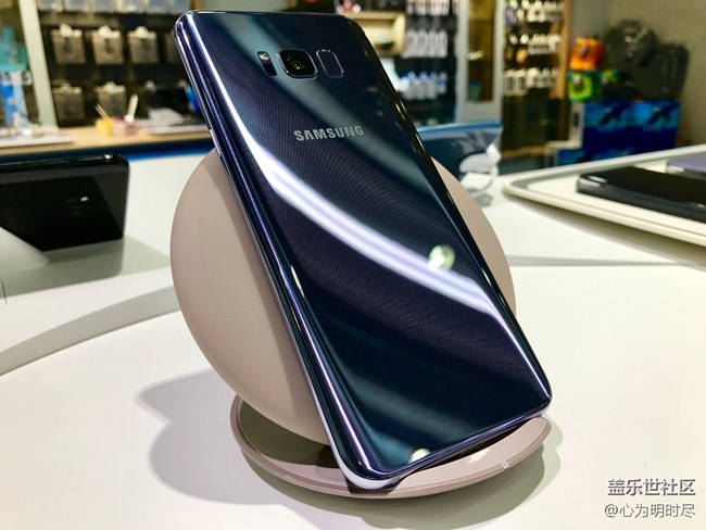 世界上美的事物很多，但我喜歡的只有你一個！