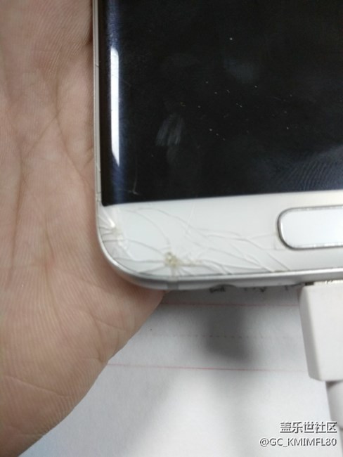手機(jī)磕到了，能使用，無紅線，能不能只更換外屏