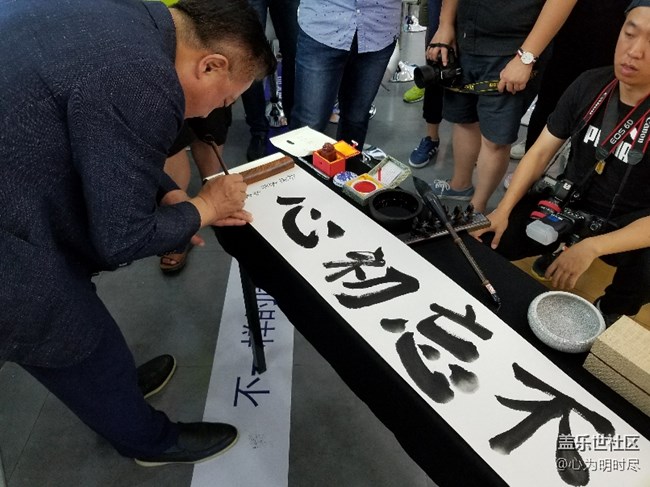 感謝一路上傷害我和幫助我的人！