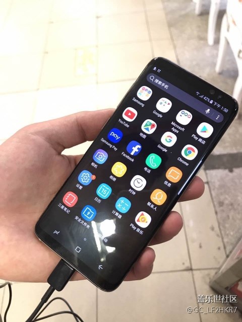 請問大神們，你們用s8背面貼膜嗎