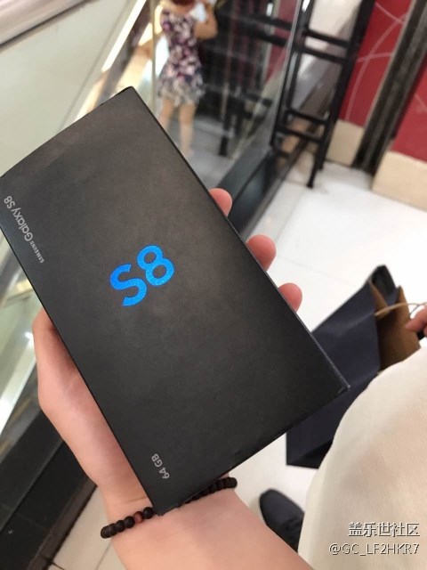 請問大神們，你們用s8背面貼膜嗎