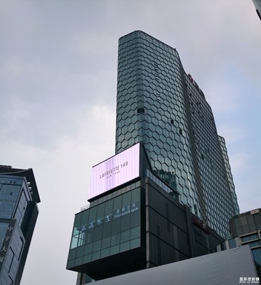 蜂窩形狀外層的建筑