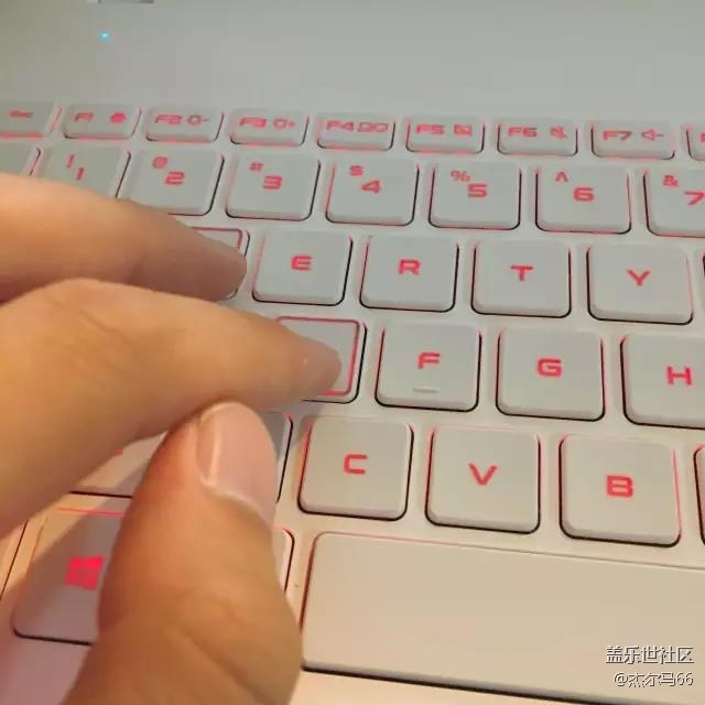 三星青年游戲本 玄龍騎士評(píng)測(cè)-對(duì)我們來(lái)新鮮的！