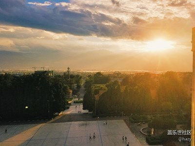 新人報(bào)道，請(qǐng)多關(guān)照