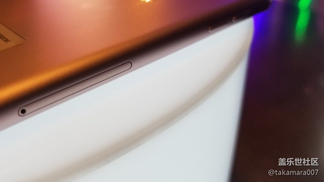 三星C8中國(guó)發(fā)布，嘻哈歌手助力燃爆全場(chǎng)