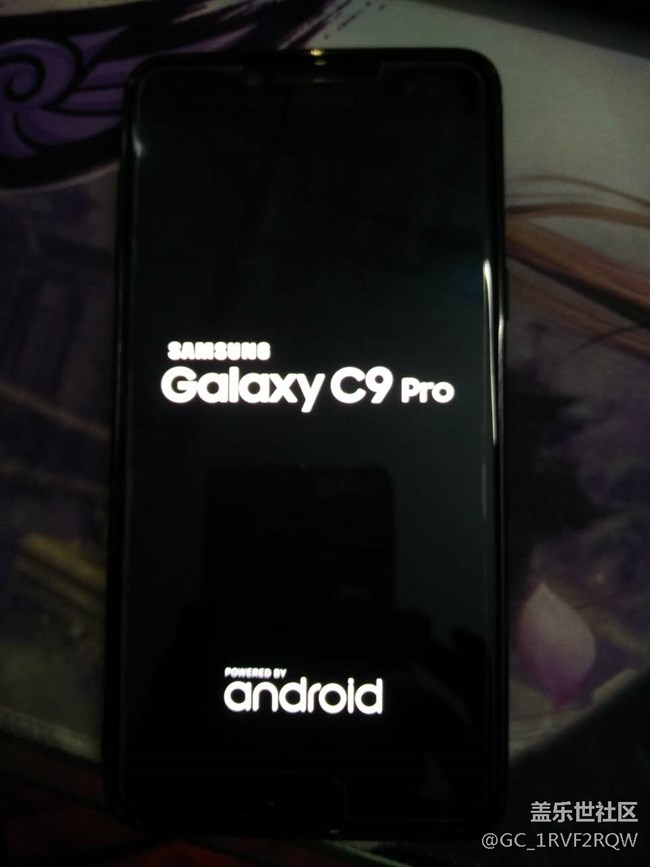 這難道也是更新后的問題嗎？開機(jī)LOGO都變位了？