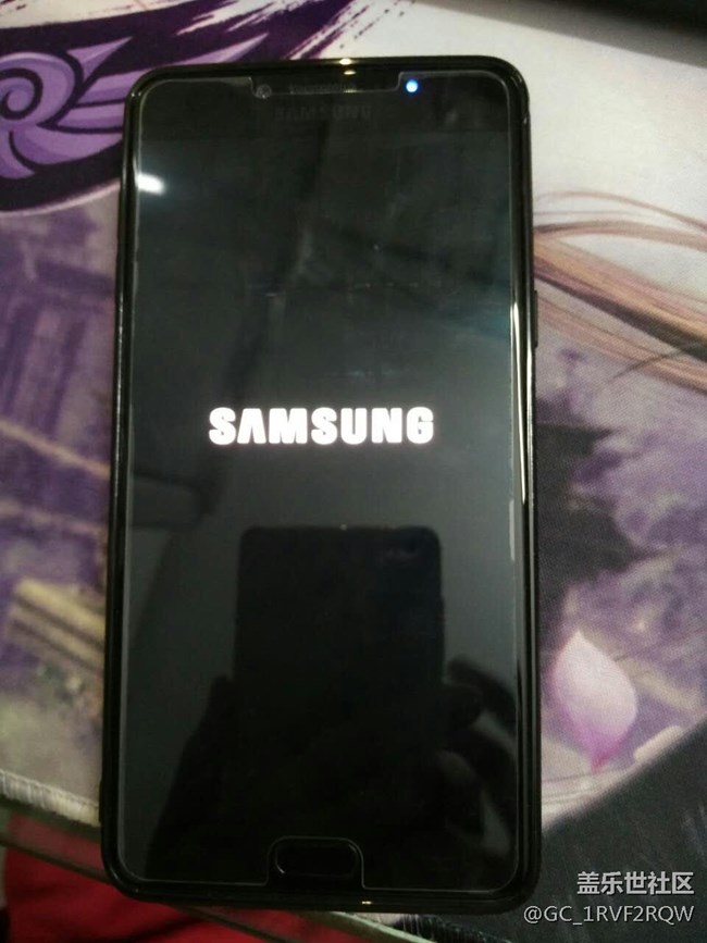 這難道也是更新后的問題嗎？開機(jī)LOGO都變位了？