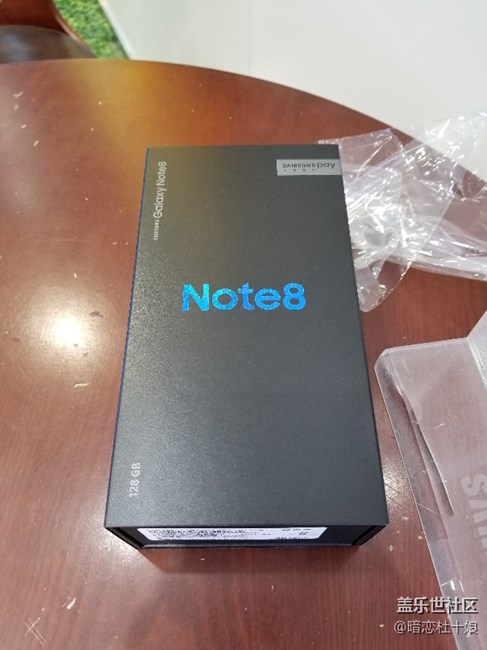 大早上跑去取得。。。手機自己拿著，沒法照