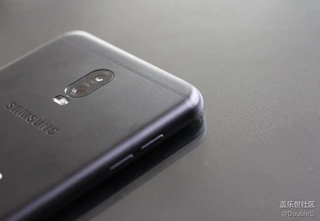 嘻哈新頑主:三星C8外觀賞析 嘻哈新頑主:三星C8外觀賞析