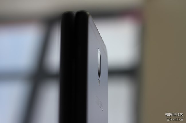 嘻哈新頑主:三星C8外觀賞析 嘻哈新頑主:三星C8外觀賞析