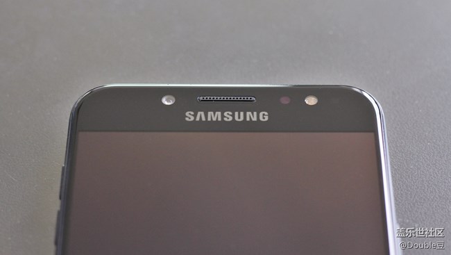 嘻哈新頑主:三星C8外觀賞析 嘻哈新頑主:三星C8外觀賞析