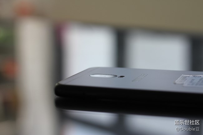 嘻哈新頑主:三星C8外觀賞析 嘻哈新頑主:三星C8外觀賞析