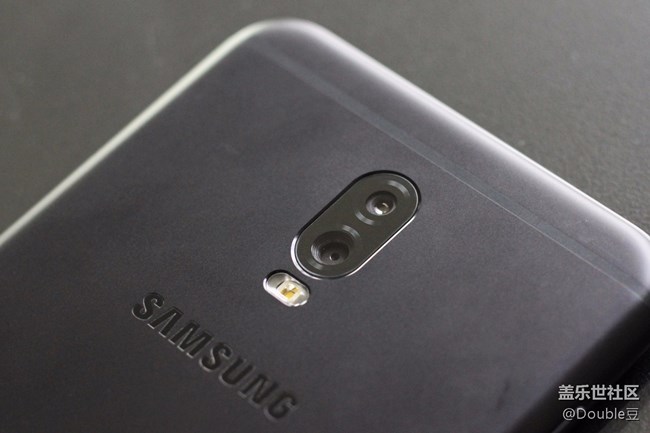 嘻哈新頑主:三星C8外觀賞析 嘻哈新頑主:三星C8外觀賞析