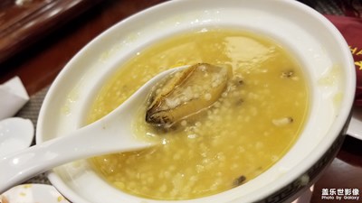 《吃喝玩樂》+吃喝必須連帶玩樂