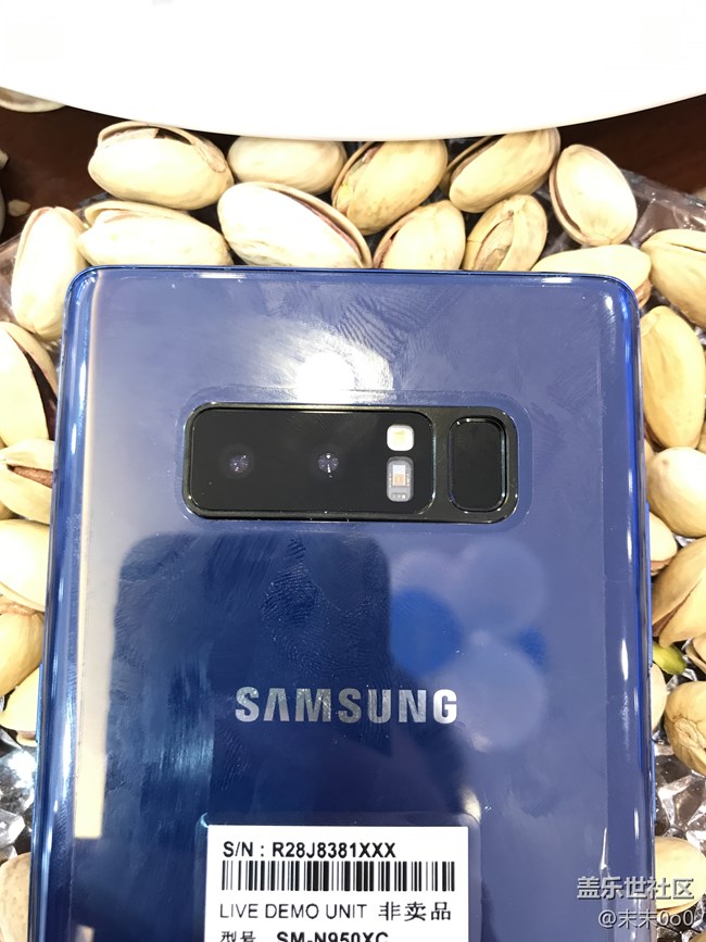 三星蓋樂(lè)世Note8紫色細(xì)節(jié)賞析圖