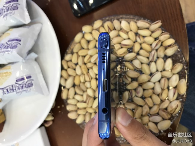 三星蓋樂(lè)世Note8紫色細(xì)節(jié)賞析圖