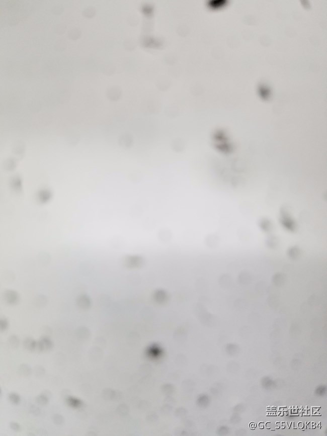 求助!!三星s7后置攝像頭有黑點？