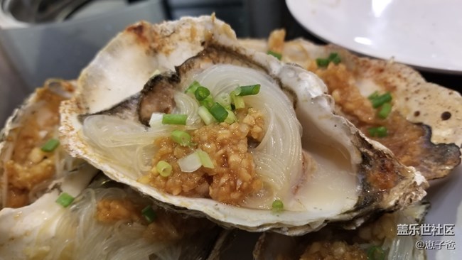 邊吃烤串邊看球